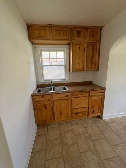 Building Photo - 708 Ohio St