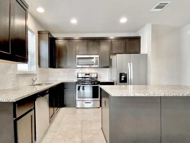 Building Photo - 2148 Pecan Island Dr