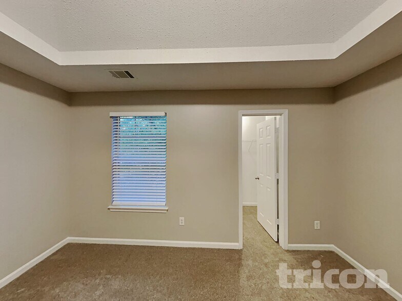 Building Photo - 222 Southwind Ln