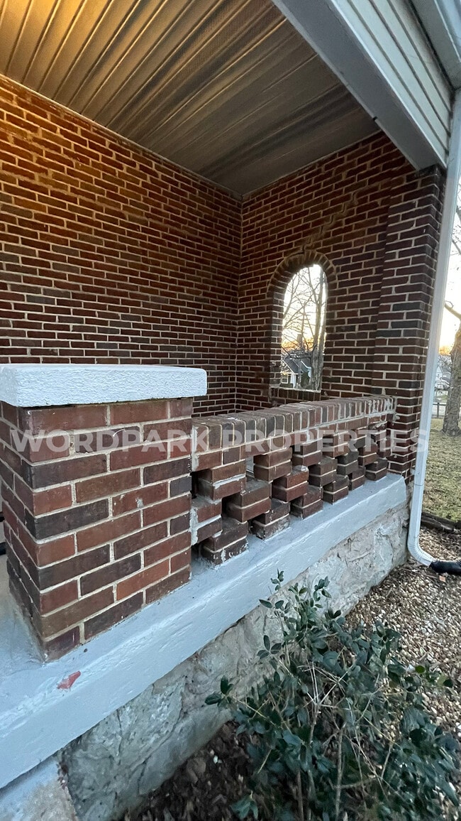 Building Photo - 1341 Meridian St