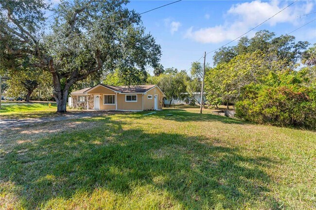 Building Photo - 8623 Parkway Cir