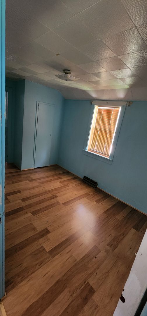 Building Photo - 2 bedroom 2 bath house