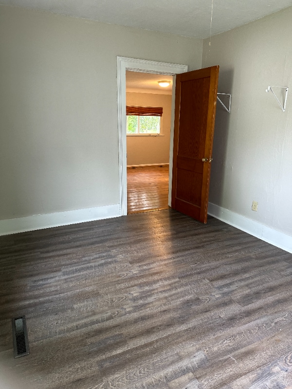 Building Photo - 1105 19th St S