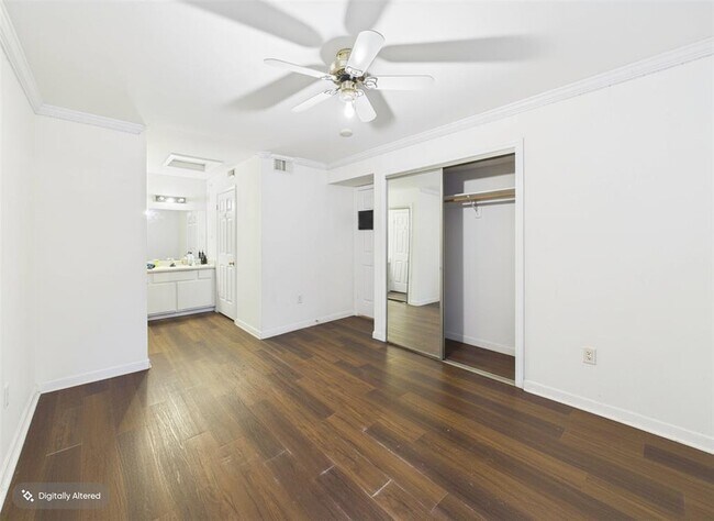 Building Photo - 501 W 26th St