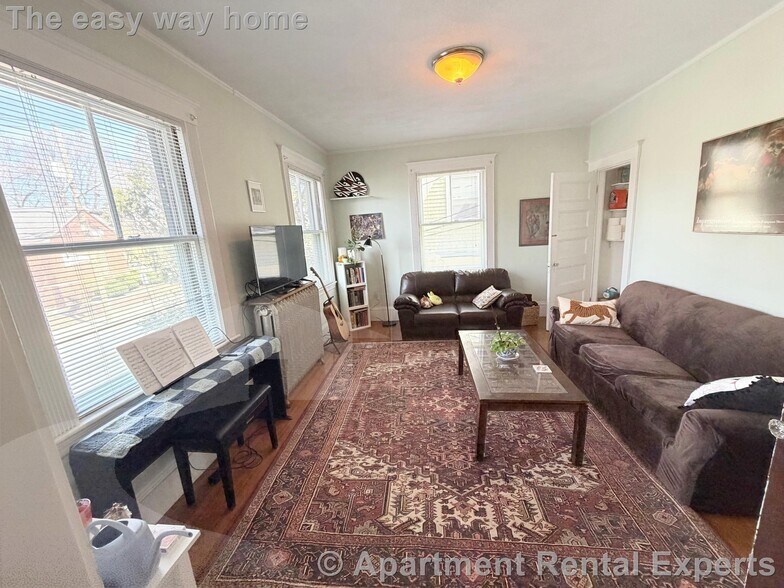 Building Photo - 79 College Ave