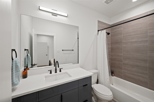 Primary Photo - 6742 Peerless St