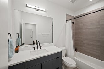 Building Photo - 6742 Peerless St