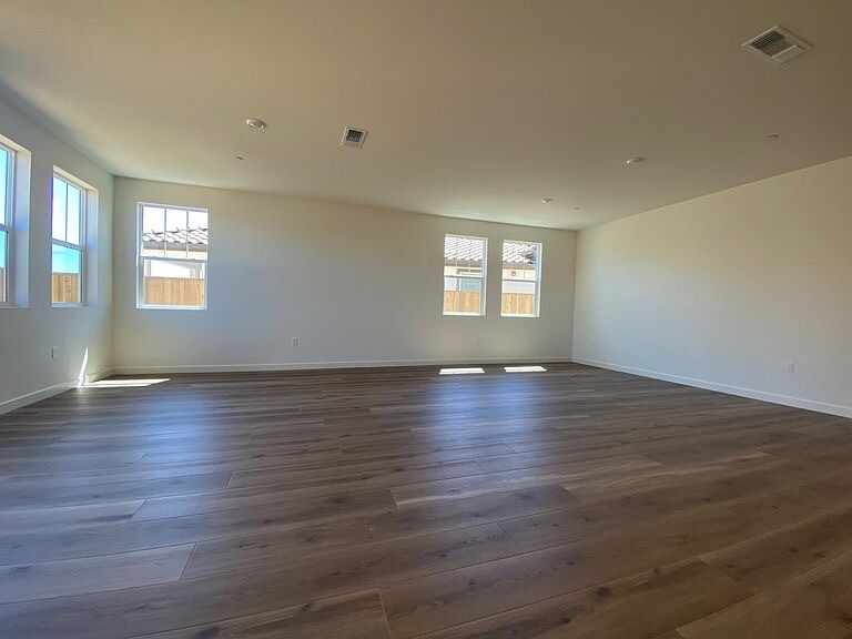 Building Photo - 8337 Orla Way