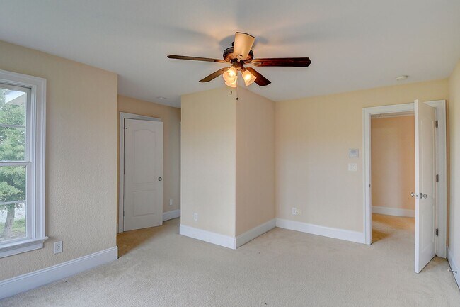 Building Photo - BEAUTIFUL HOME FOR RENT SOUTH CHESAPEAKE!