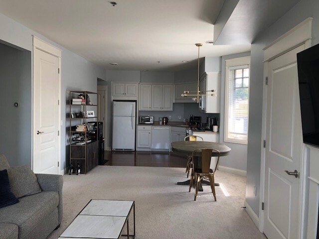 Building Photo - 725 Harbor Watch Dr