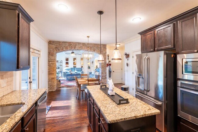 Building Photo - 203 Davis Mill Road