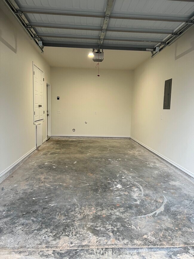 Building Photo - 3927 Brynlee Cir