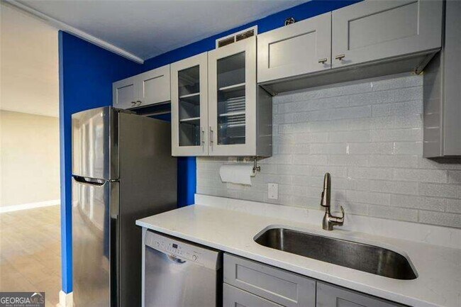 Building Photo - 620 Peachtree St NE