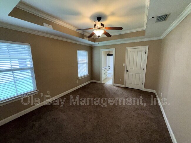 Building Photo - 18 Breydon Ct