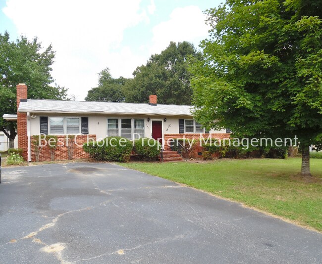 Primary Photo - 205 Le Ann Dr