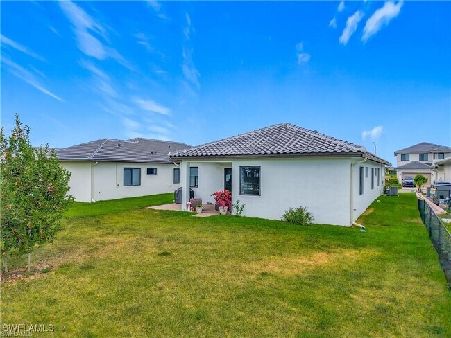Building Photo - 5285 Marano Dr