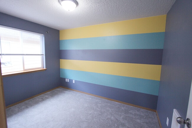 Building Photo - 455 Donna Dr