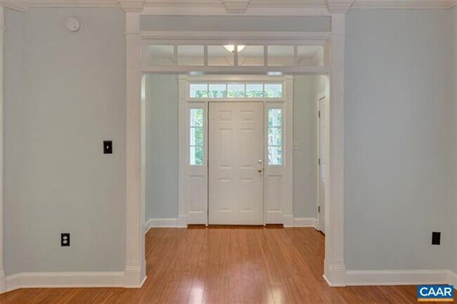 Building Photo - 991 Carodon Dr