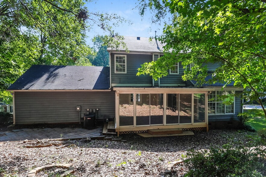 Building Photo - 8433 Woodford Bridge Dr