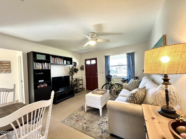 Building Photo - 710 Flamingo Dr