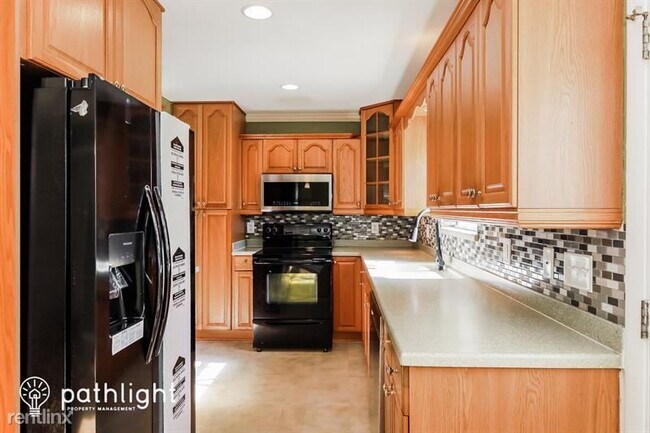 Building Photo - 3 br, 1 bath House - 7120 Sans Souci Rd UNIT