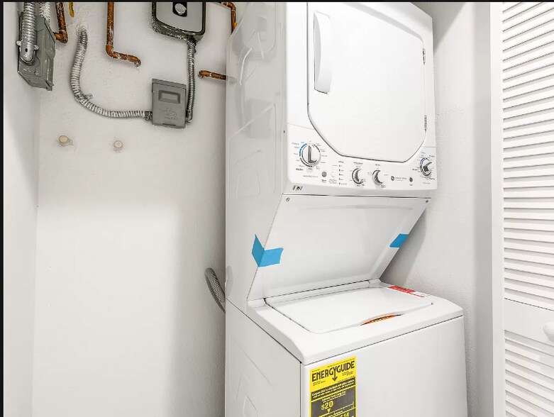 Building Photo - 1827 NW 68th St