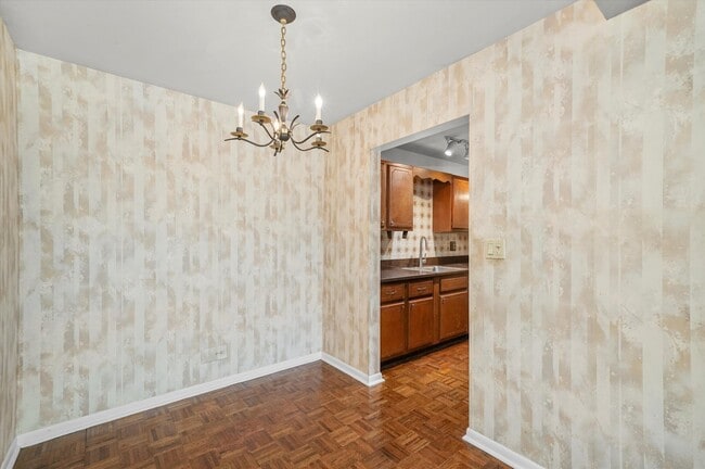 Building Photo - 2300 Windsor Mall