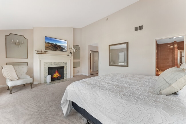 Building Photo - 5845 Topanga Canyon Pl