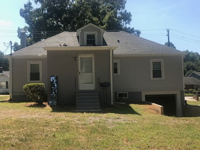 Building Photo - 306 West Ave