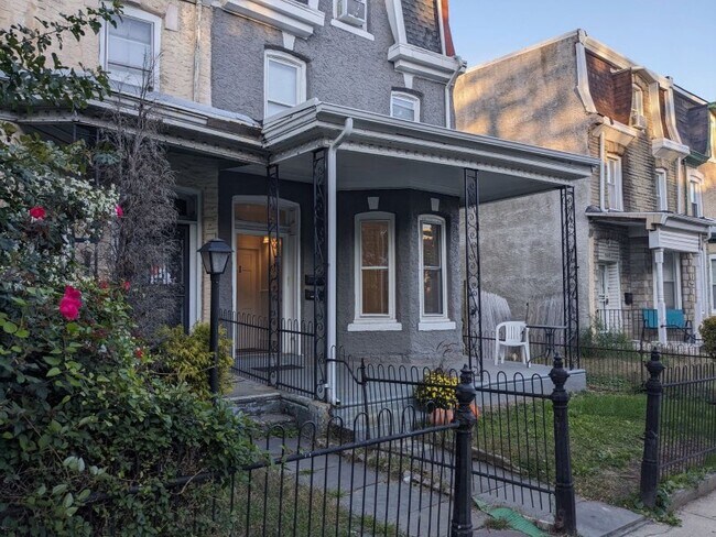 Primary Photo - 5607 Baynton St