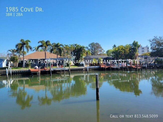 Building Photo - 1985 Cove Dr