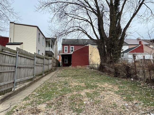 Building Photo - Updated 3 Bedroom, 1 Bath