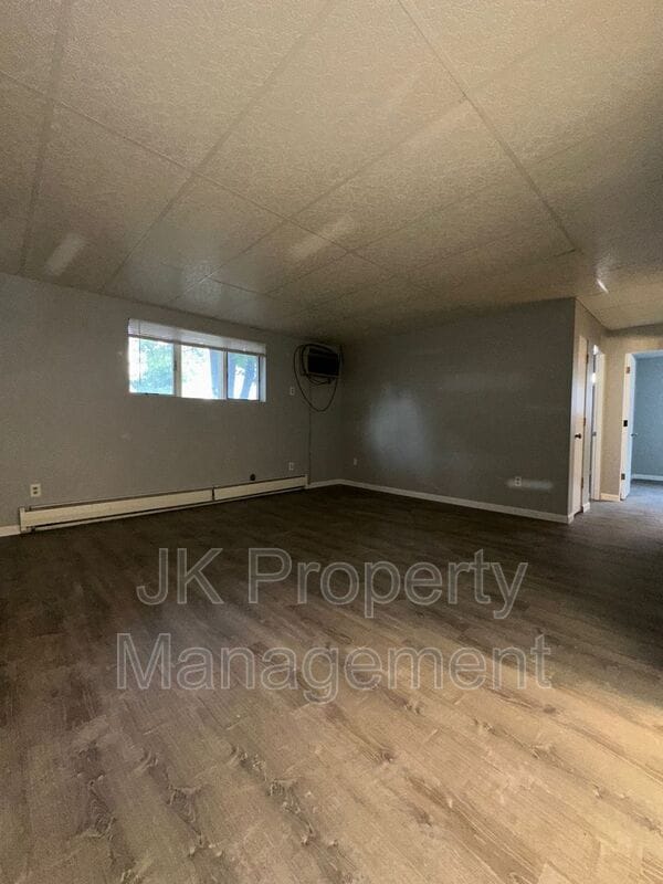 Building Photo - 1122 1st Ave SW