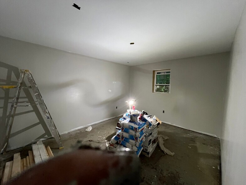 Building Photo - 711 Grandview Ave