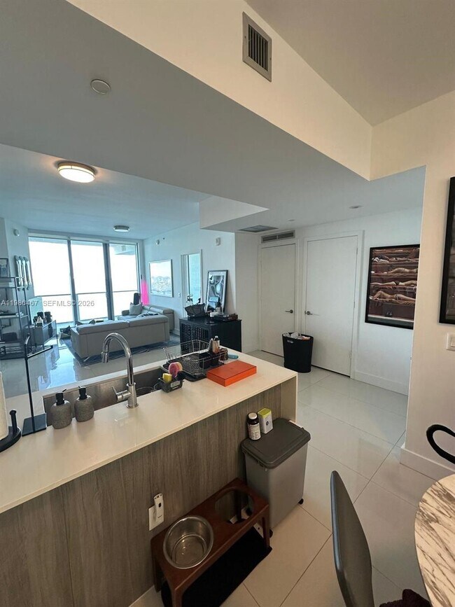 Building Photo - 2900 NE 7th Ave