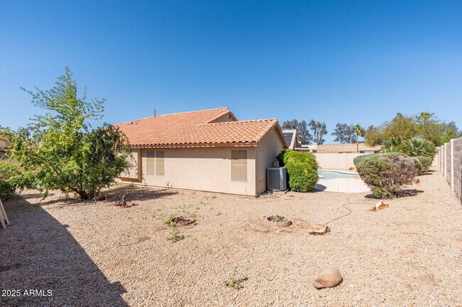 Building Photo - 7910 W Adobe Dr