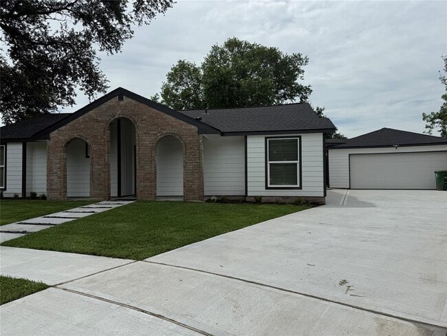 Building Photo - 7026 Hidden Arbor Ln