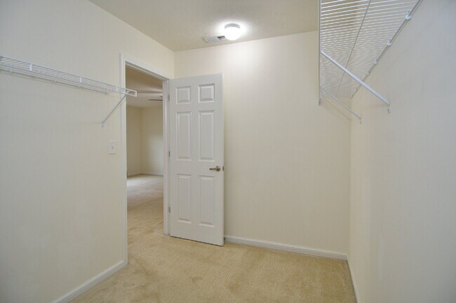 Building Photo - Spacious 5-bedroom, 3 full bath home in the Greenwood/Clark Pleasant area