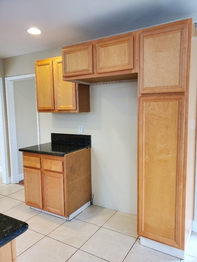 Building Photo - Beautiful 3 bd 2 bath house in Carmichael