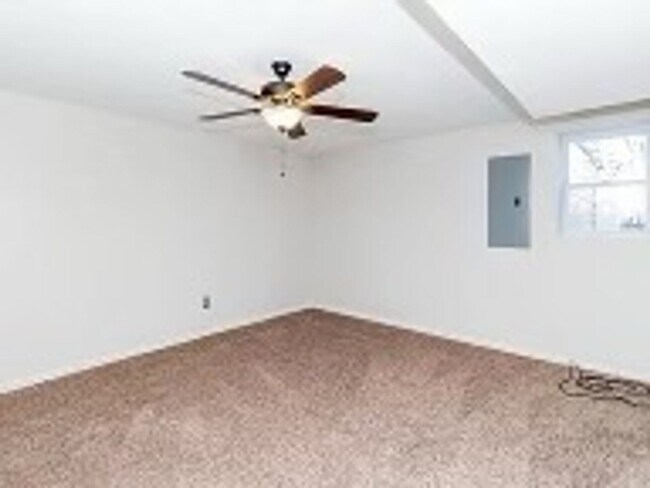 Building Photo - 4BR/3BR Home - $2,300/month