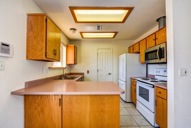 Building Photo - 4679 N Morning Star Dr
