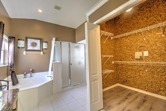 Building Photo - 1577 Cherry Ridge Dr