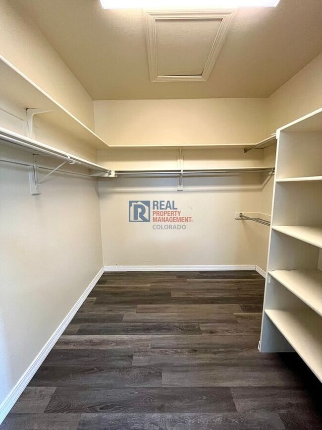 Building Photo - 2645 Rossmere St