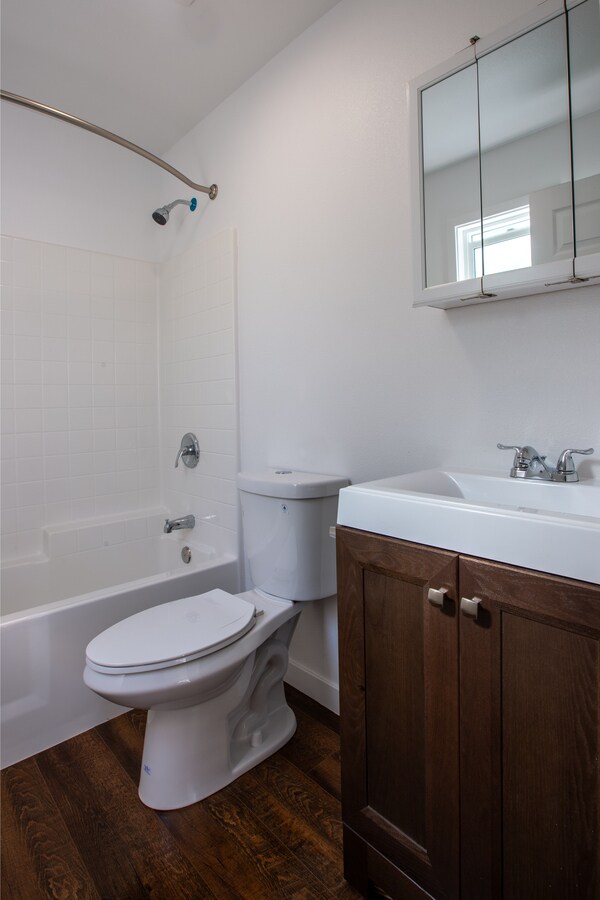 Building Photo - 5421 S Gramercy Pl