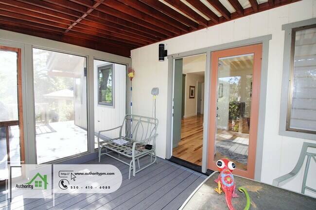 Building Photo - 3350 Mountain Oak Dr