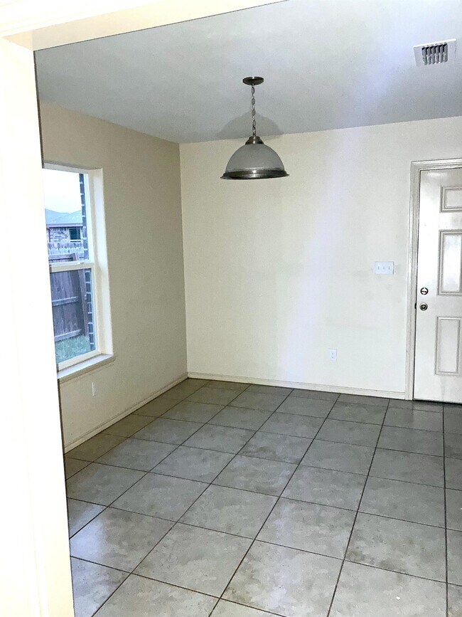 Building Photo - 1405 Adela Dr