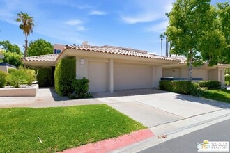 Building Photo - 216 Kavenish Dr