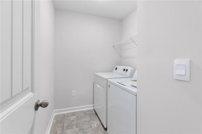 Building Photo - 5370 Swan Ln