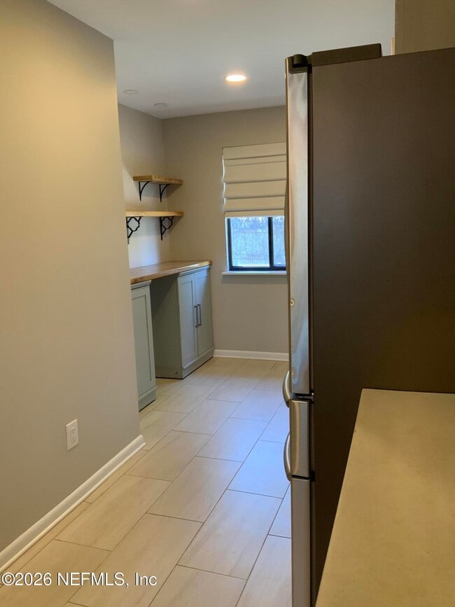 Building Photo - 1809 Kings Way