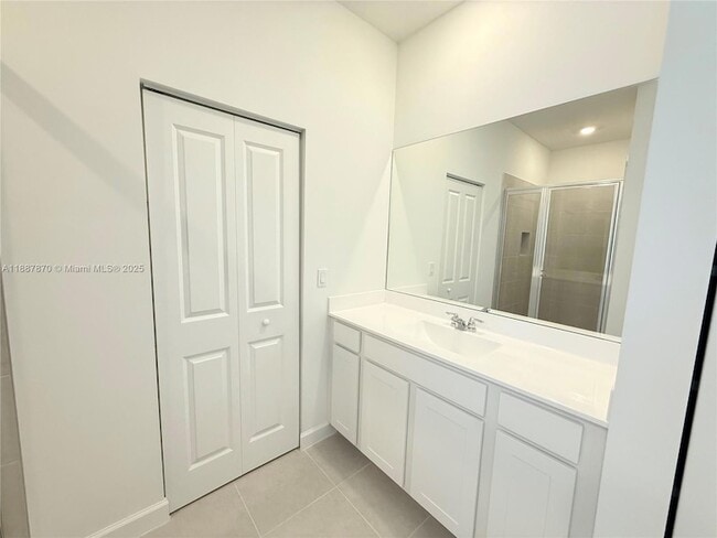 Building Photo - 551 Rivergrass St